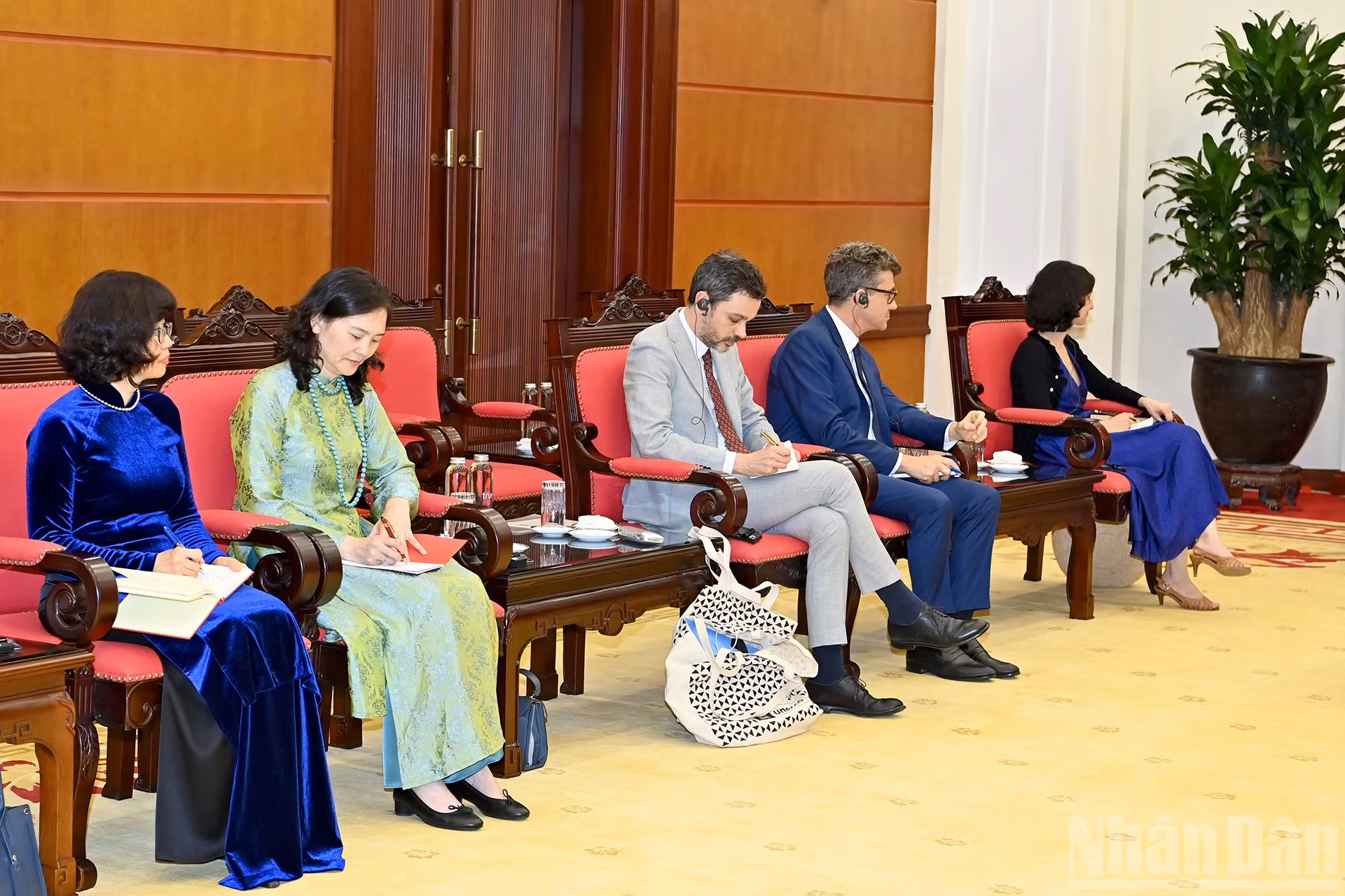 ndo_br_a6-bnd-0562.jpg