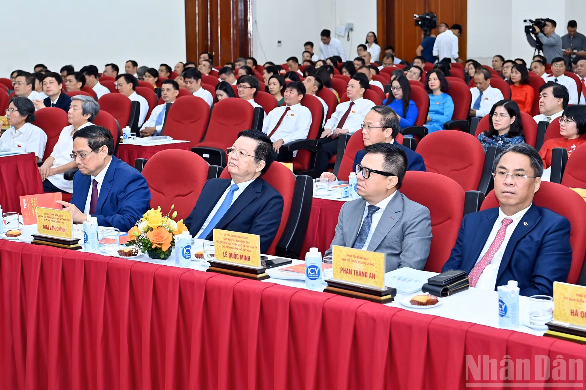 ndo_br_a4-bnd-4224.jpg