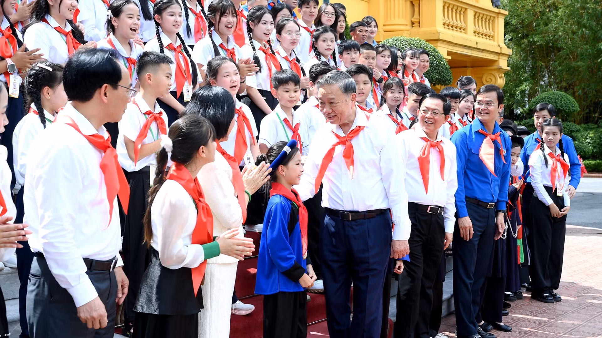 Tổng Bí thư, Chủ tịch nước Tô Lâm gặp mặt 85 đội viên Đội Thiếu niên Tiền phong Hồ Chí Minh tiêu biểu toàn quốc. (Ảnh: ĐĂNG KHOA)
