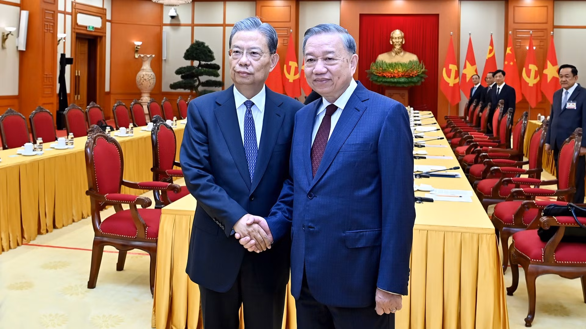 Tổng Bí thư Tô Lâm và Ủy viên trưởng Nhân đại toàn quốc Trung Quốc Triệu Lạc Tế. 