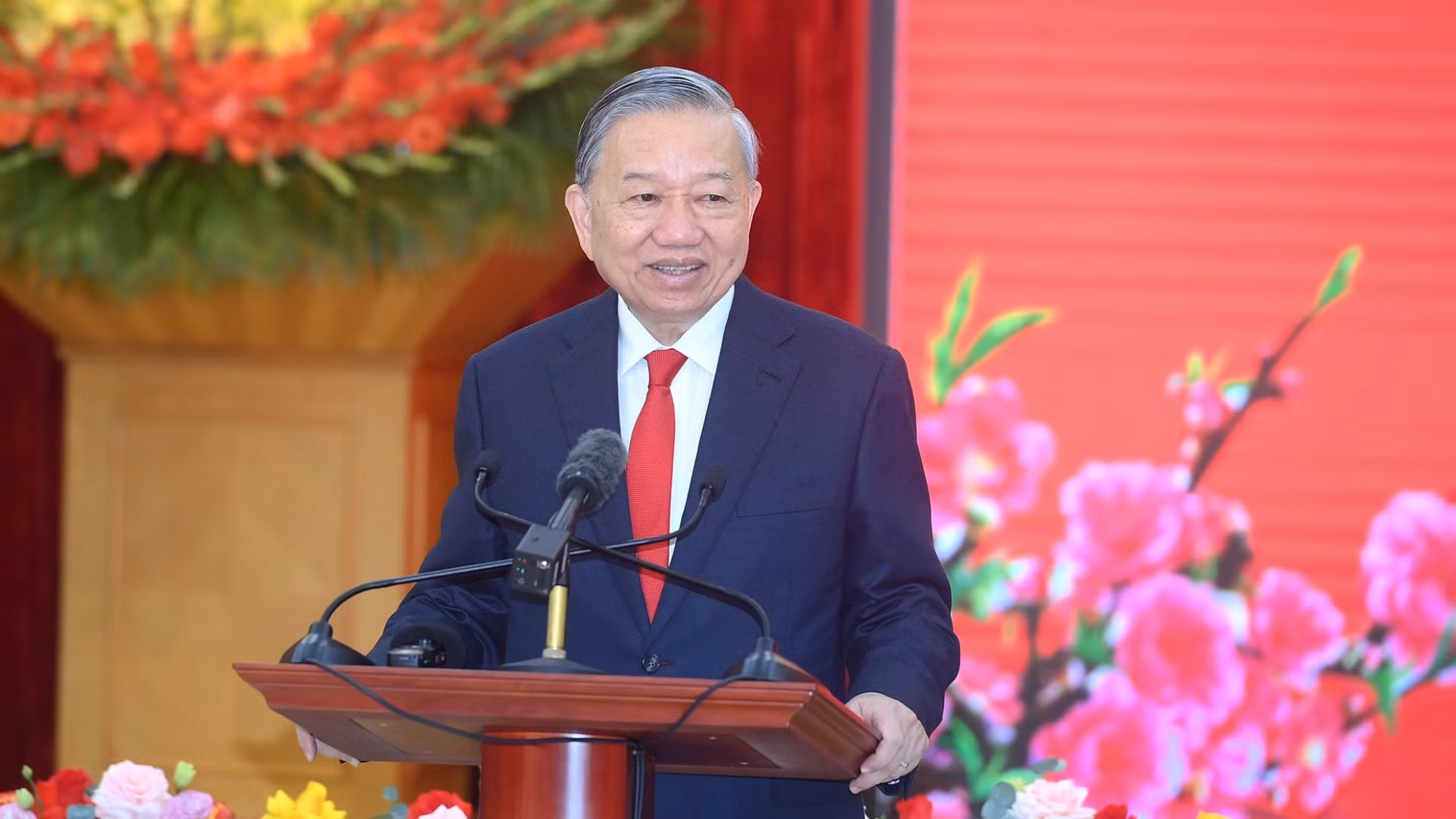 Tổng Bí thư Tô Lâm phát biểu tại buổi gặp mặt, chúc Tết cán bộ, công chức, người lao động Văn phòng Trung ương Đảng. (Ảnh: ĐĂNG KHOA)