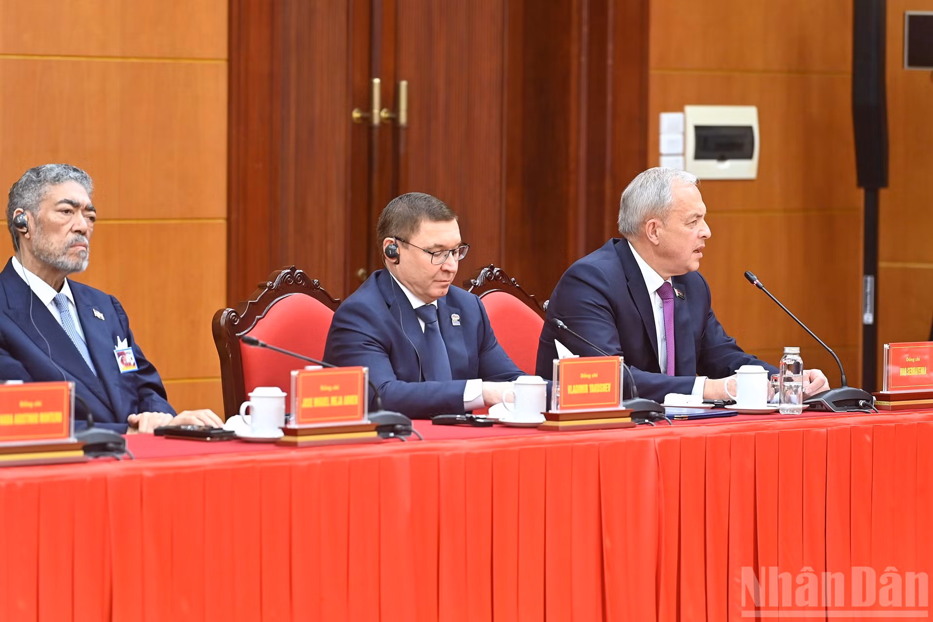 ndo_br_a4-bnd-9865.jpg