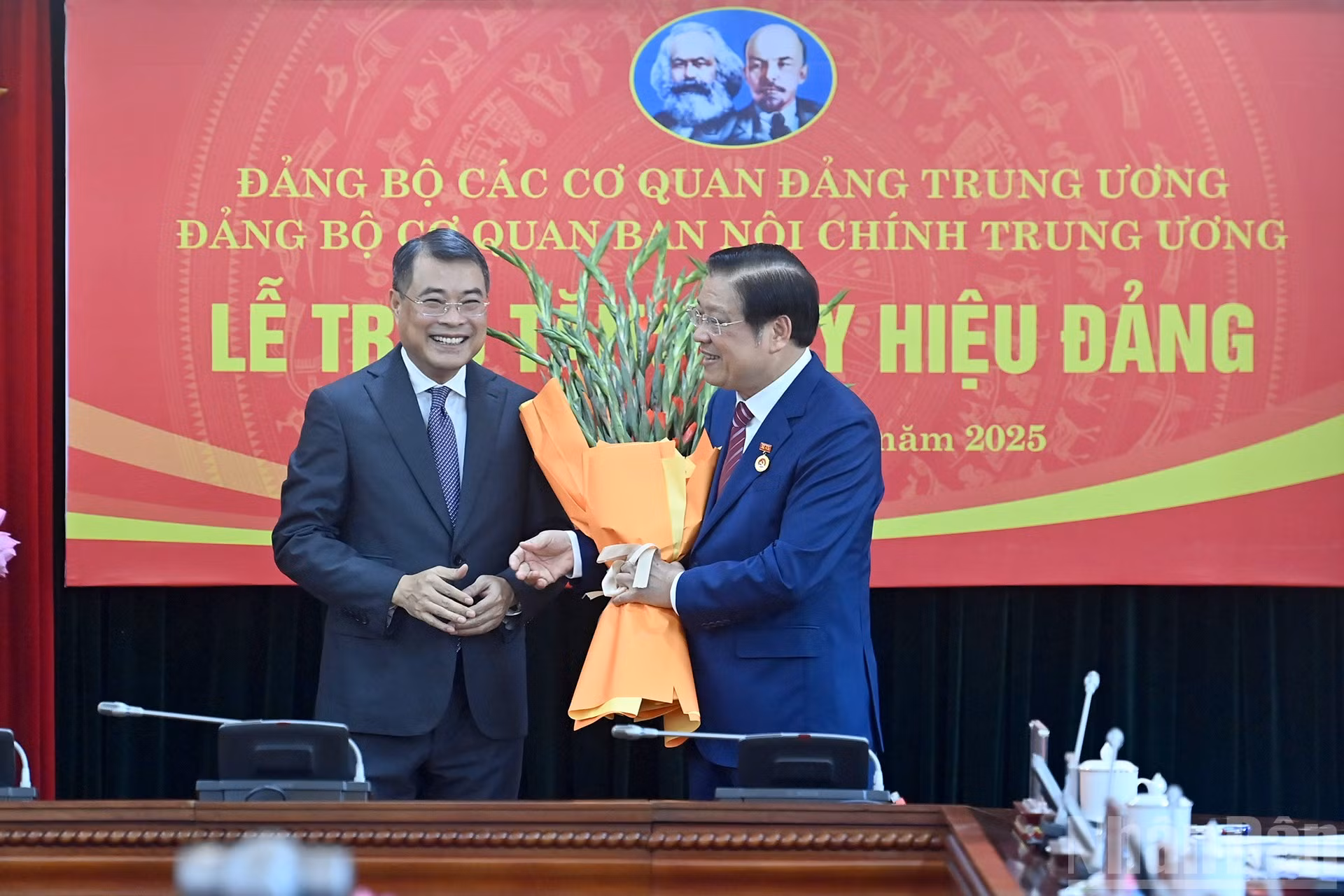 ndo_br_a5-bnd-6190.jpg