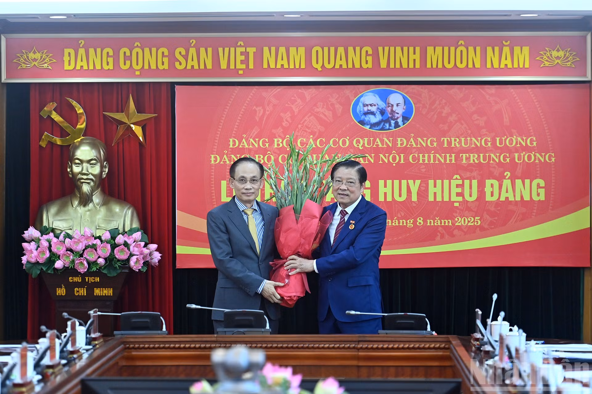 ndo_br_a6-bnd-6204.jpg