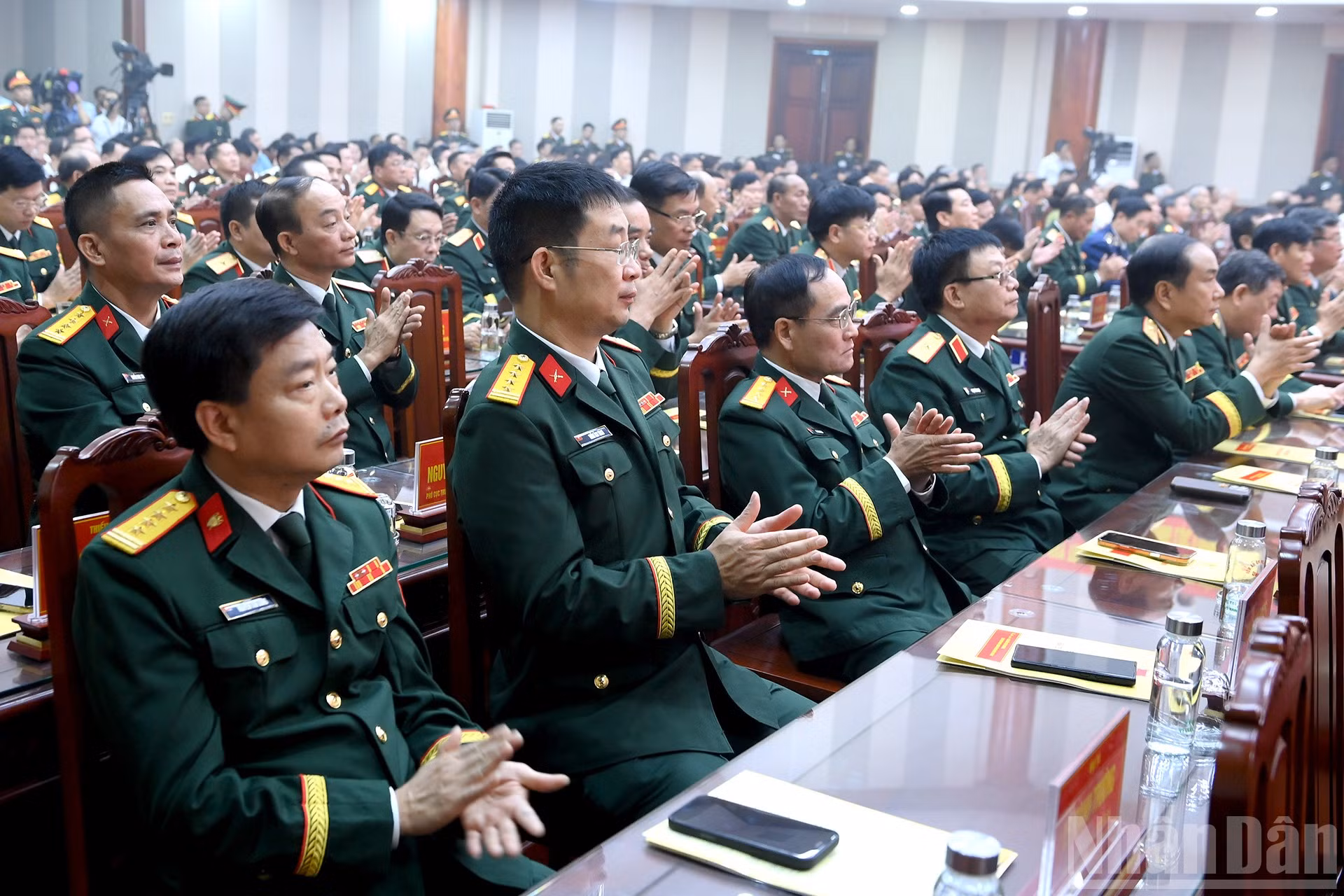 ndo_br_a9-bnd-7696.jpg