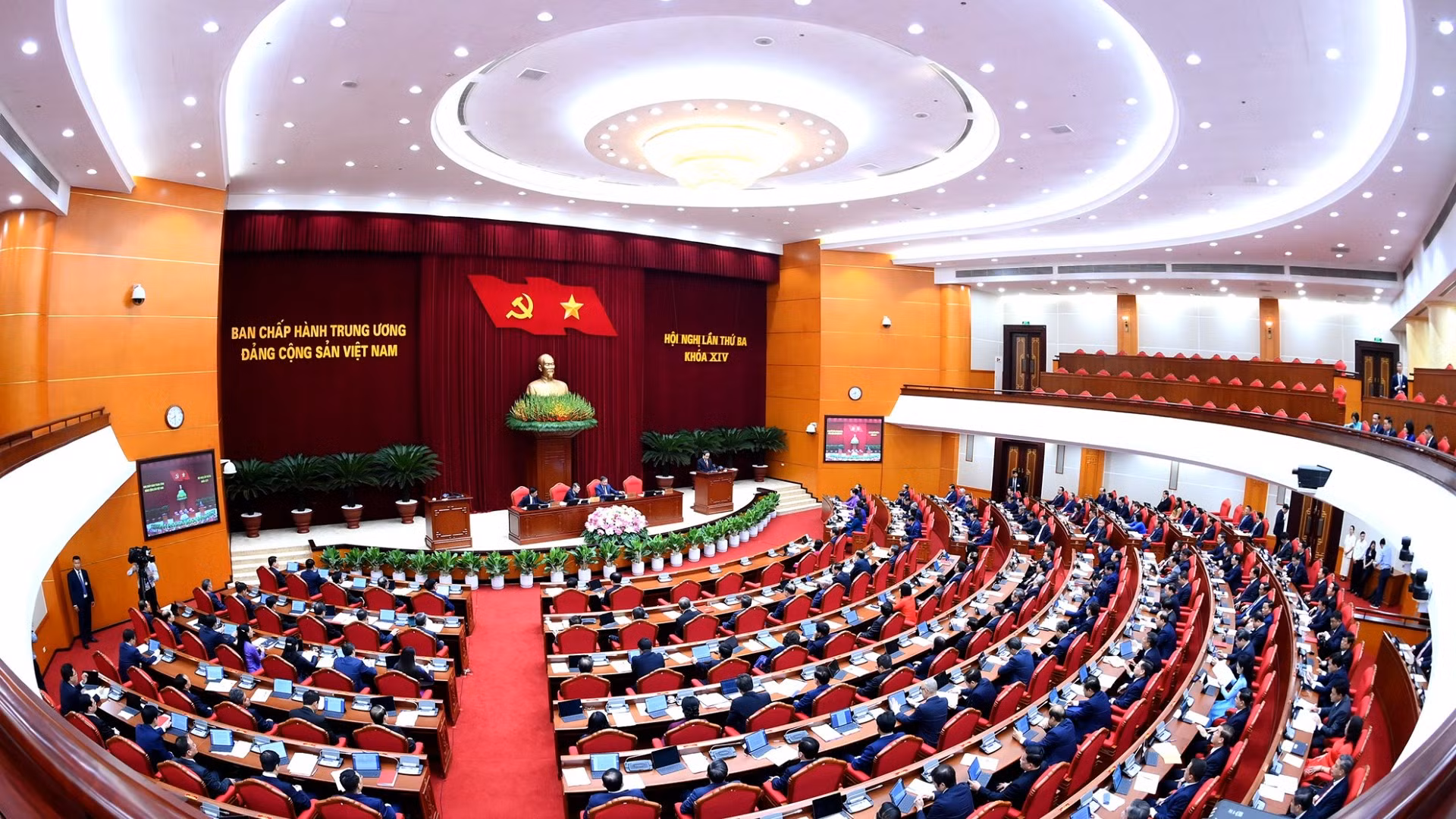 Khai mạc Hội nghị lần thứ 3 Ban Chấp hành Trung ương Đảng Cộng sản Việt Nam khóa XIV. (Ảnh: ĐĂNG KHOA)