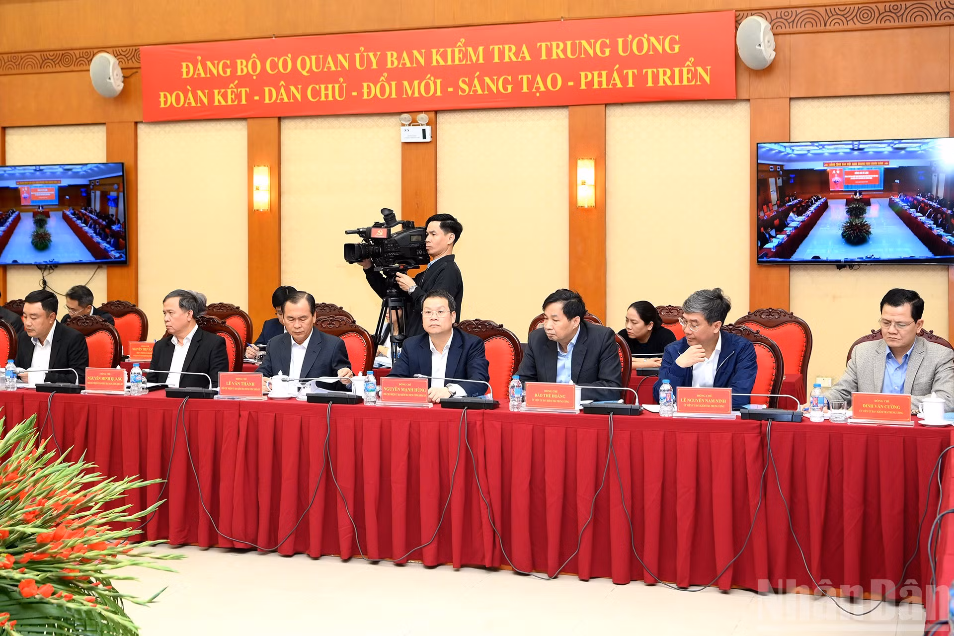 ndo_br_a6-bnd-8695.jpg