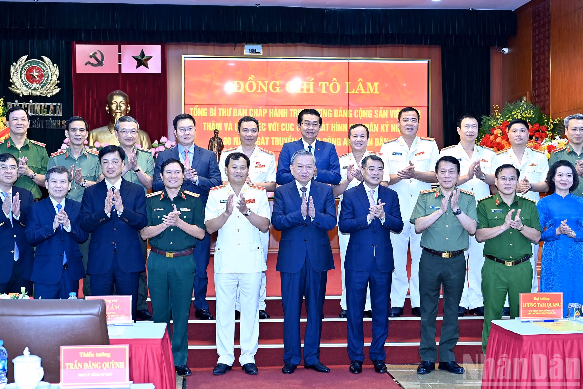 ndo_br_a8-bnd-0276.jpg