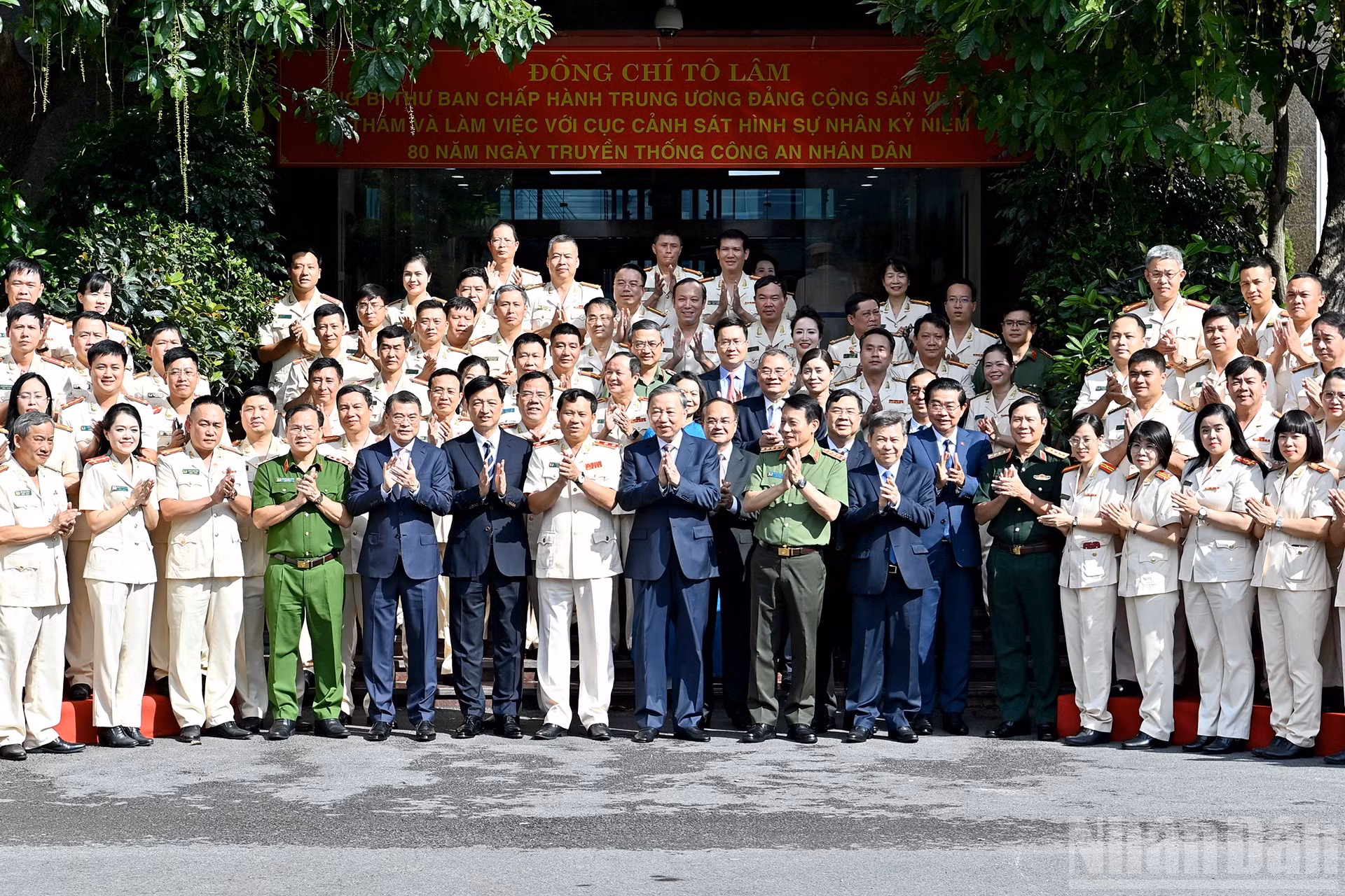 ndo_br_a10-bnd-0308.jpg