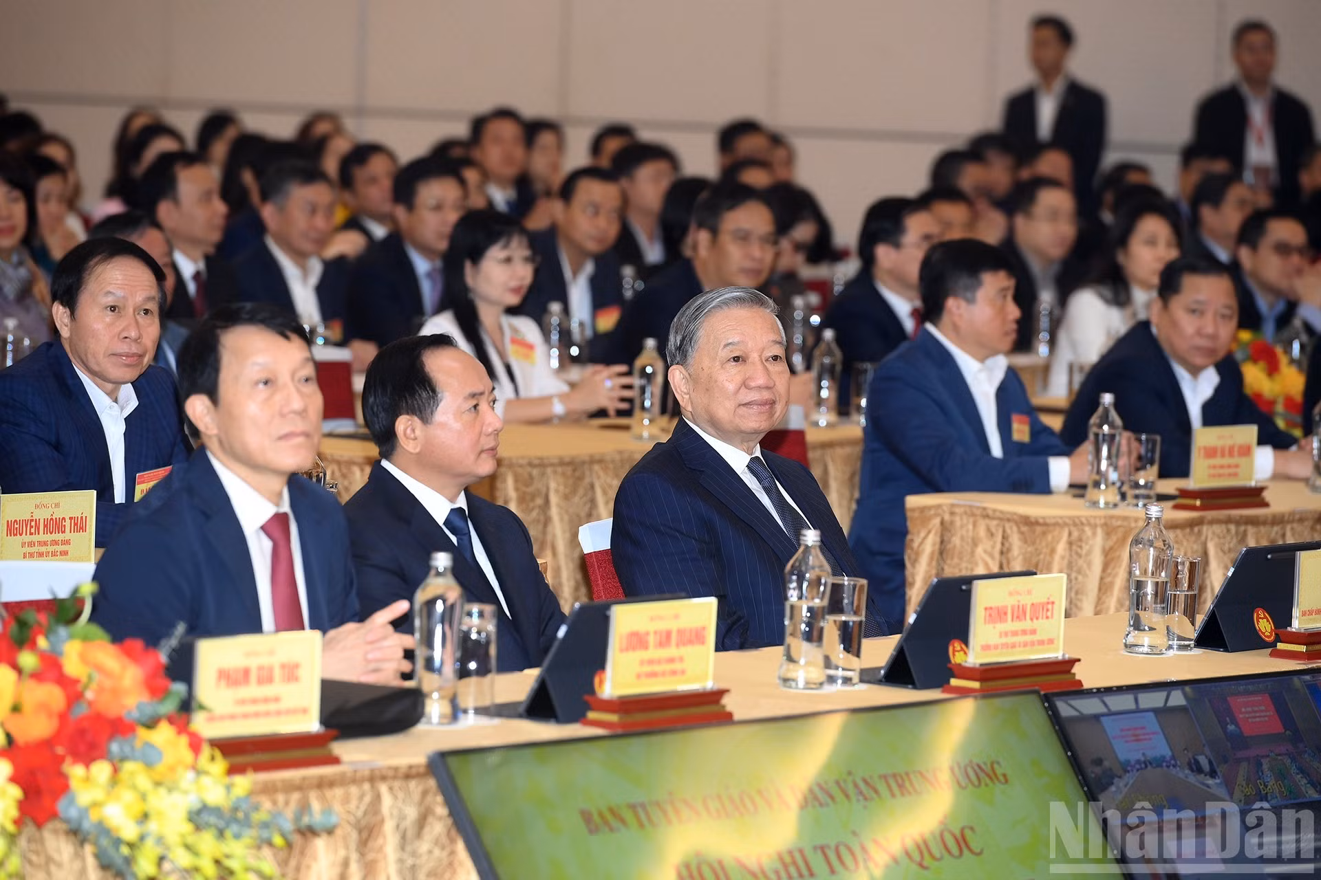 ndo_br_a2-bnd-3079.jpg