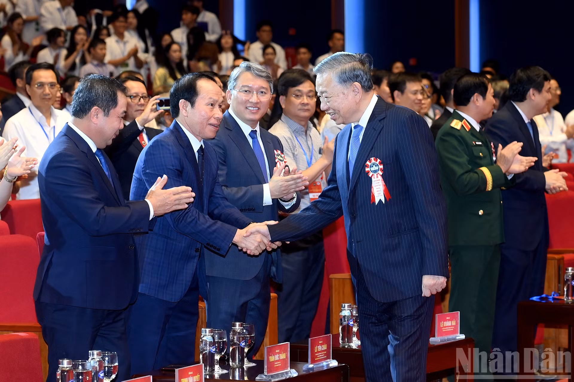 ndo_br_a2-bnd-1587.jpg