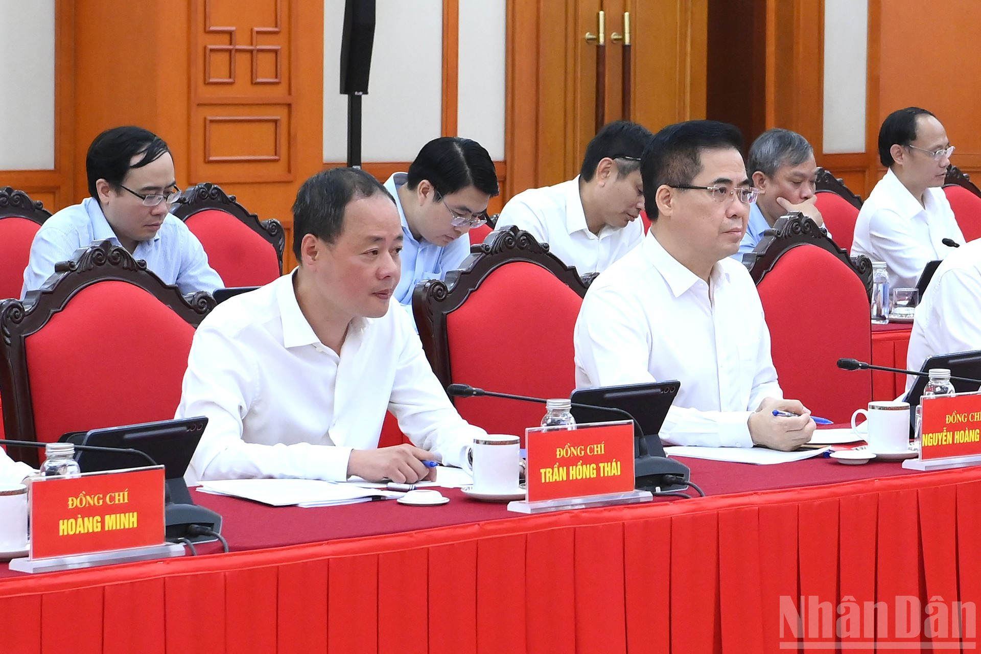 C&aacute;c đại biểu tham dự cuộc l&agrave;m việc.