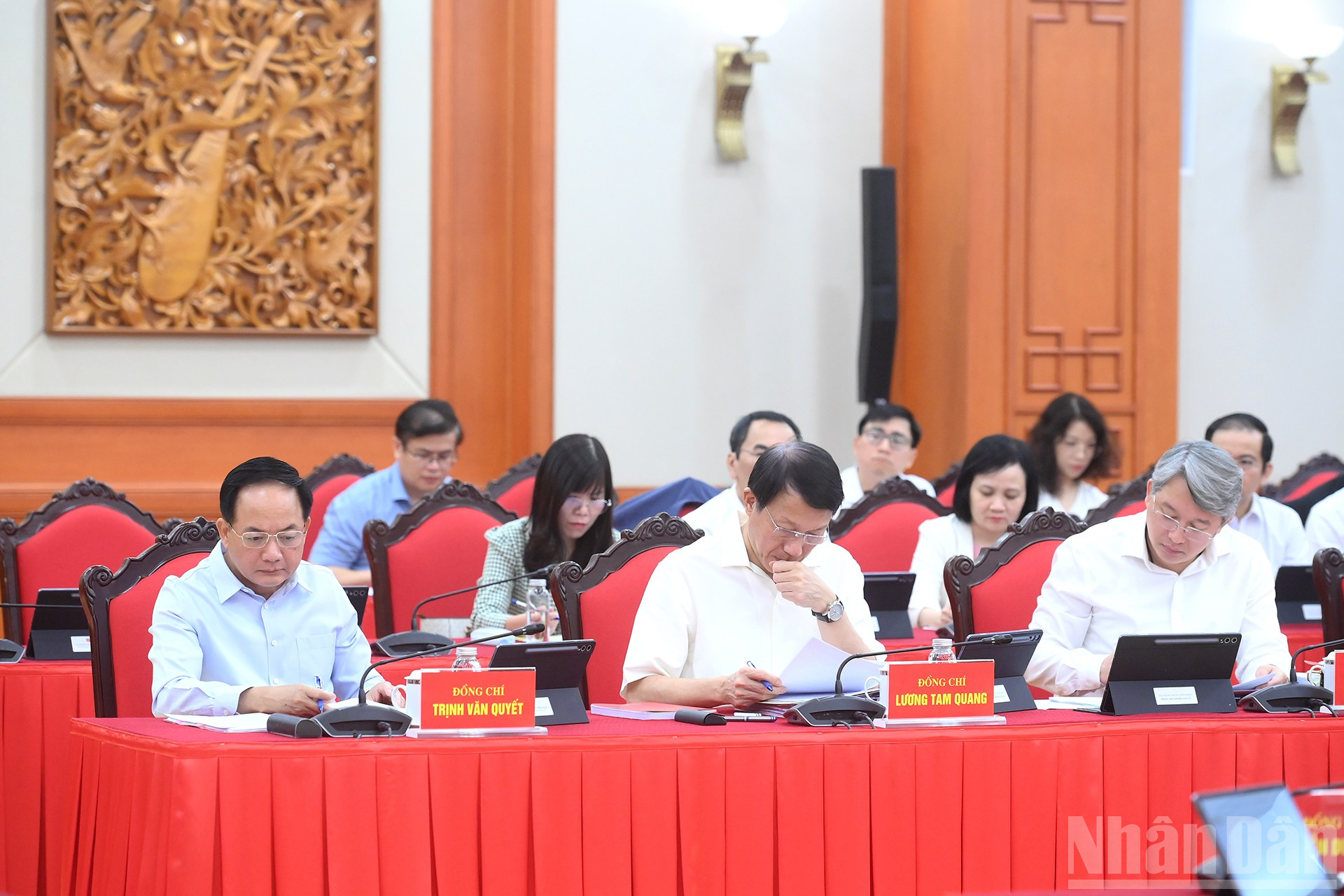 C&aacute;c đồng ch&iacute; l&atilde;nh đạo Đảng, Nh&agrave; nước v&agrave; c&aacute;c đại biểu tham dự cuộc l&agrave;m việc.