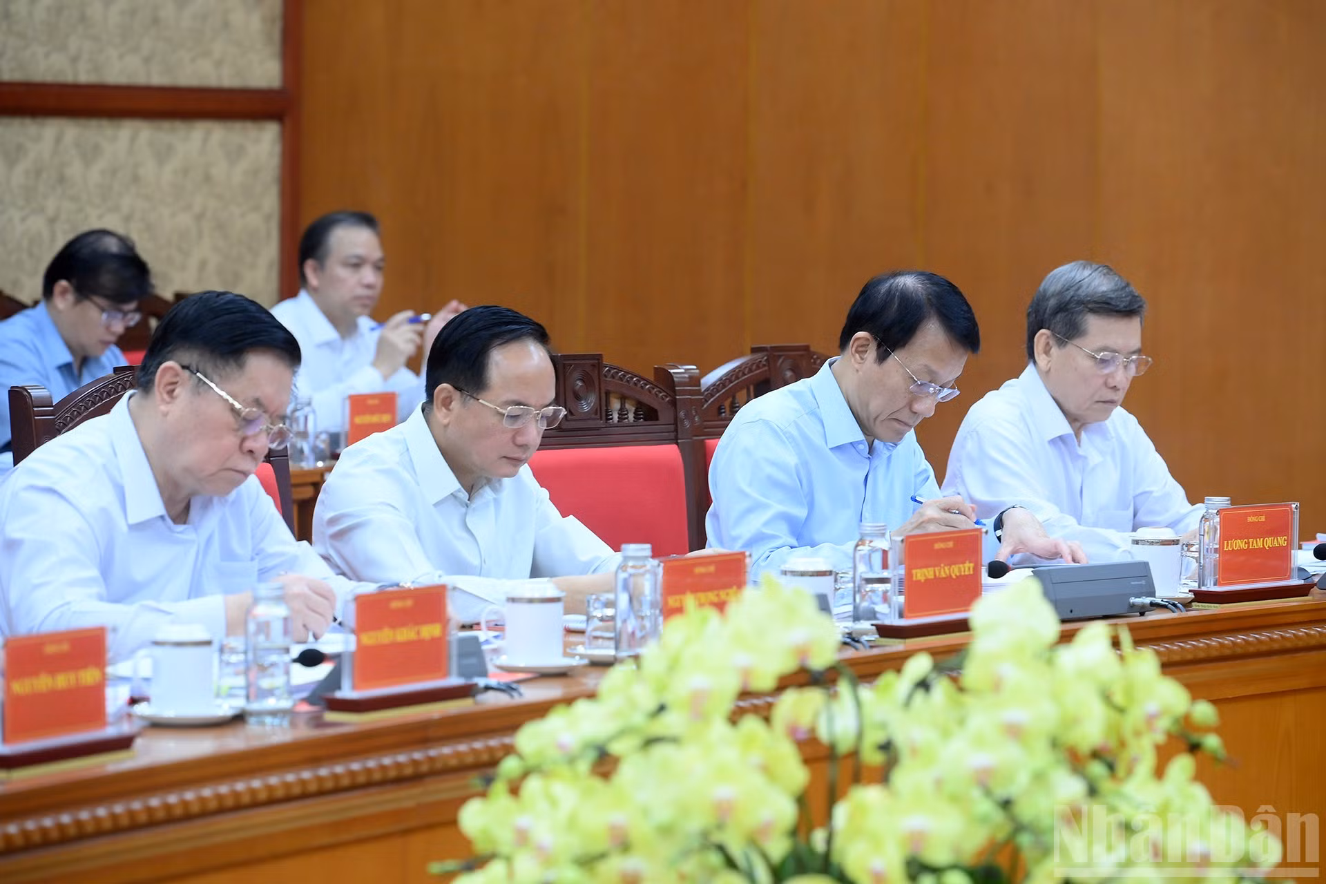 ndo_br_a5-bnd-8493.jpg