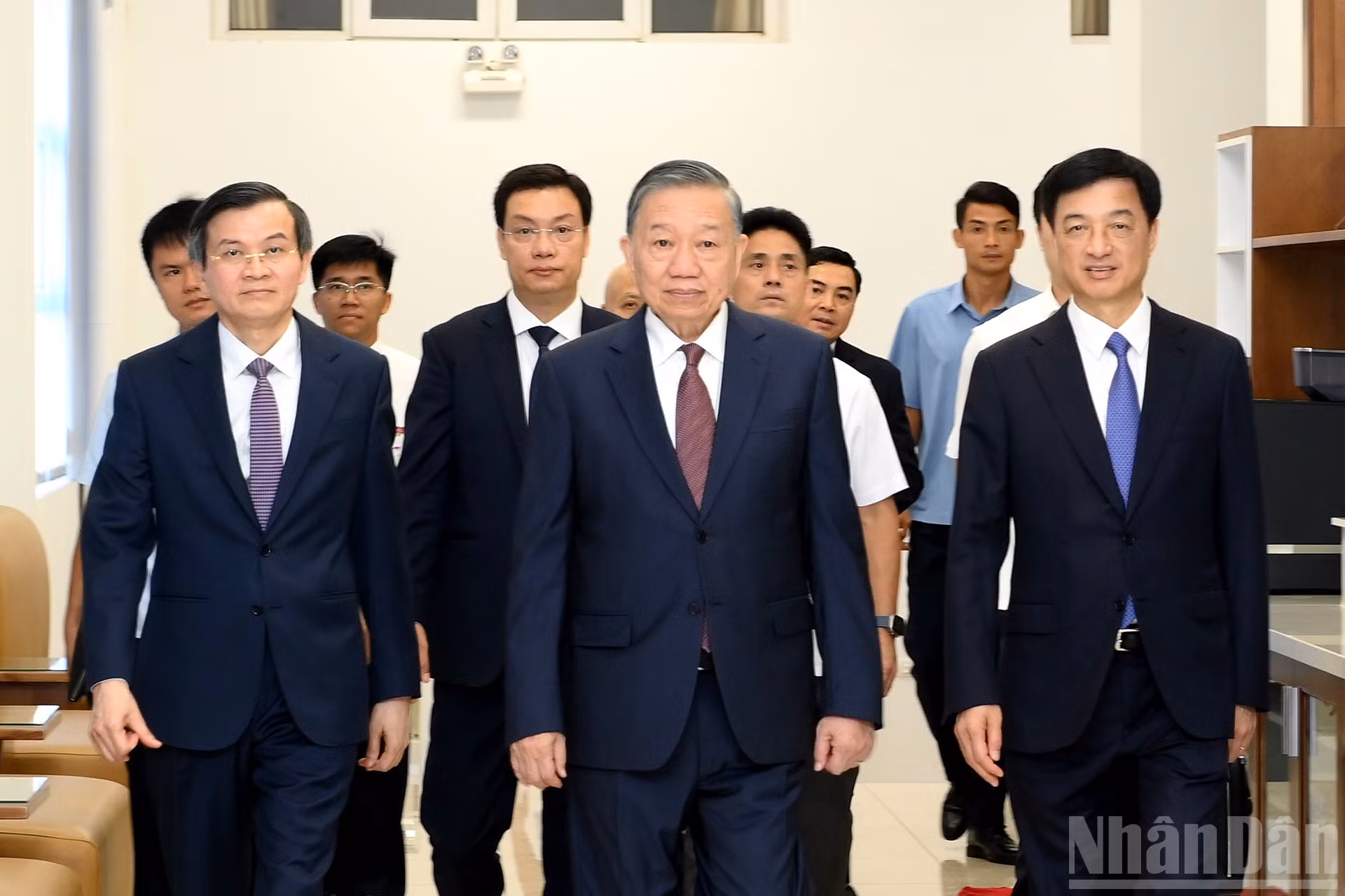 Tổng Bí thư, Chủ tịch nước Tô Lâm truyền đạt chuyên đề với học viên Lớp bồi dưỡng, cập nhật kiến thức đối với Ủy viên Ban Chấp hành Trung ương Đảng khóa XIV ndo_br_a2-bnd-6430.jpg