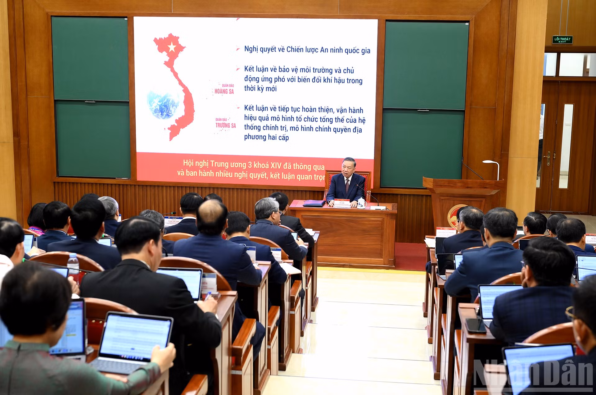 Tổng Bí thư, Chủ tịch nước Tô Lâm truyền đạt chuyên đề với học viên Lớp bồi dưỡng, cập nhật kiến thức đối với Ủy viên Ban Chấp hành Trung ương Đảng khóa XIV ndo_br_a6-bnd-6487.jpg