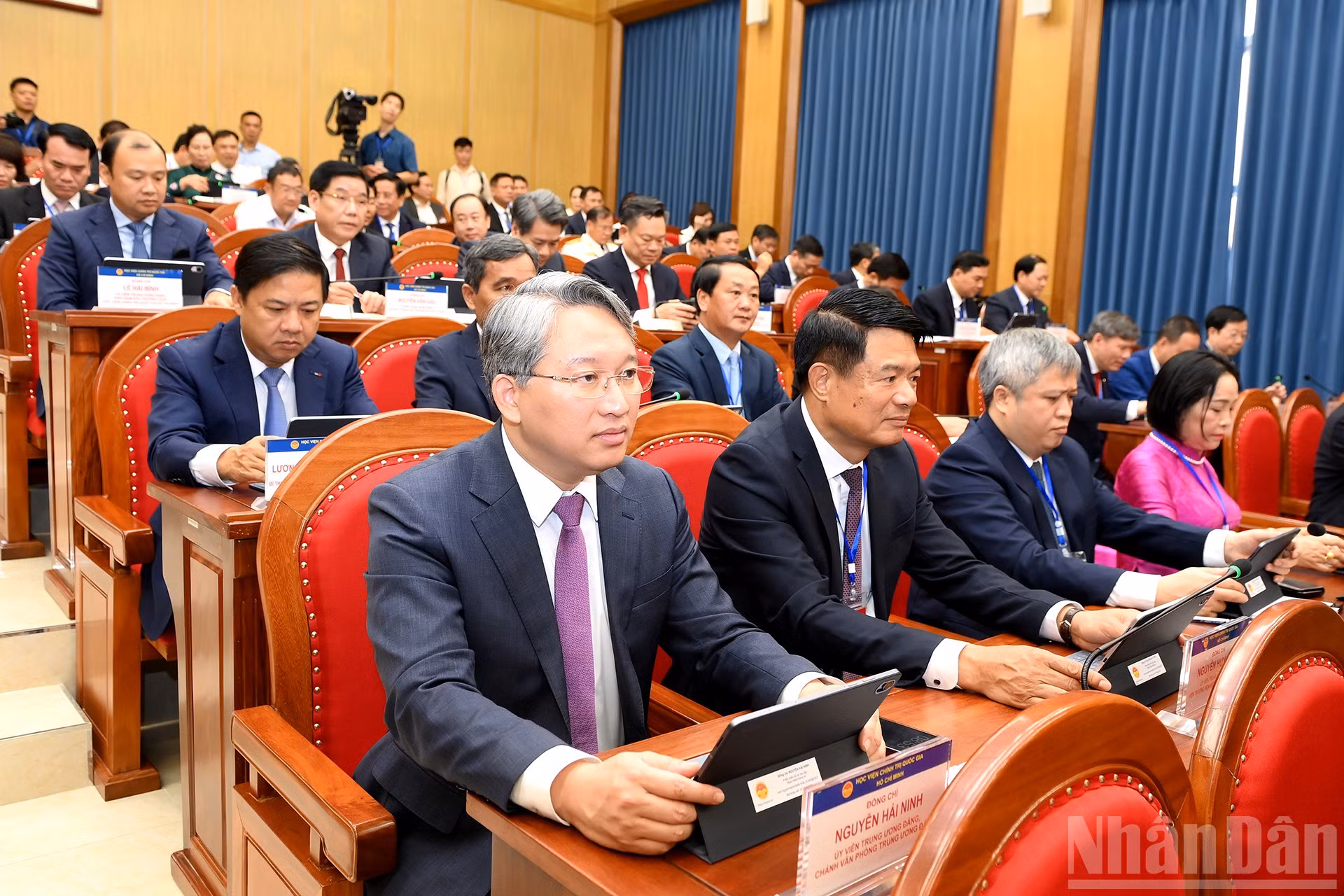 Tổng Bí thư, Chủ tịch nước Tô Lâm truyền đạt chuyên đề với học viên Lớp bồi dưỡng, cập nhật kiến thức đối với Ủy viên Ban Chấp hành Trung ương Đảng khóa XIV ndo_br_a6-bnd-6439.jpg