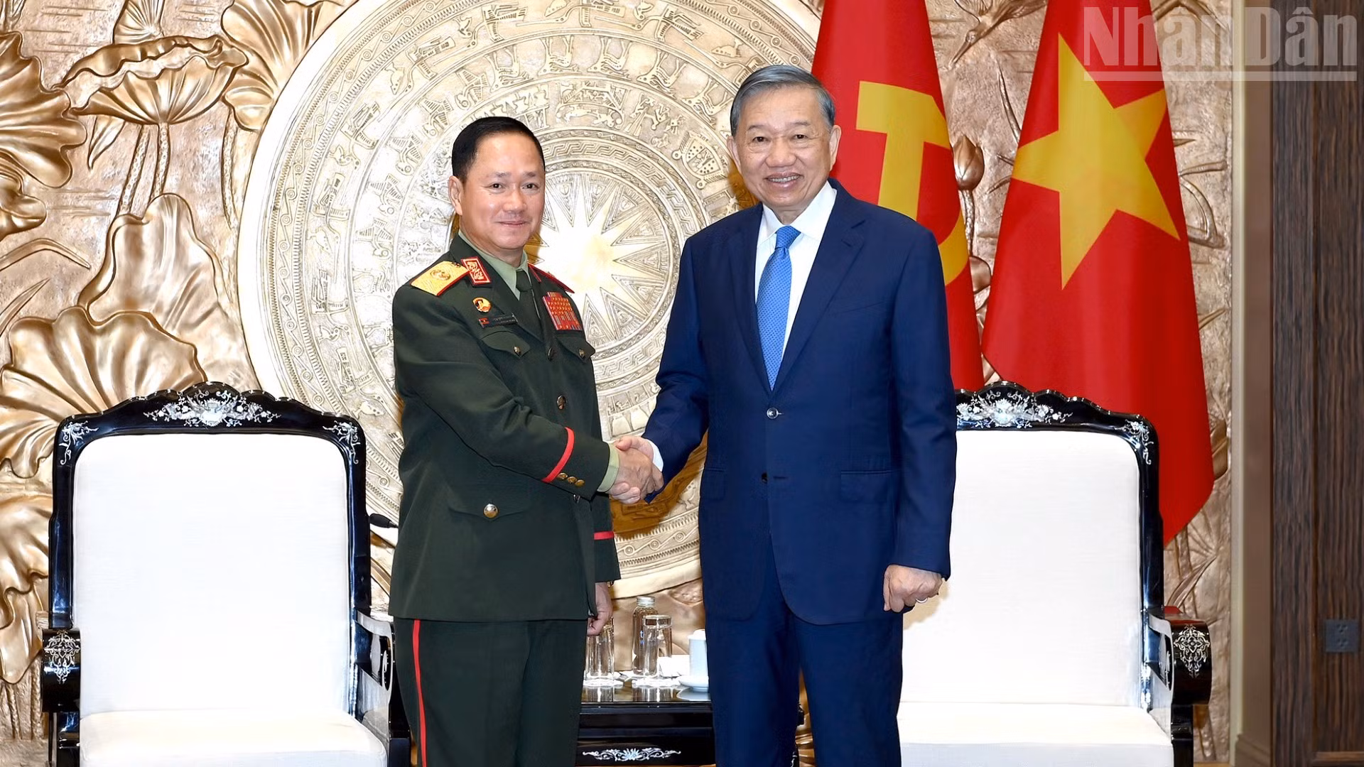 Tổng Bí thư, Chủ tịch nước Tô Lâm tiếp Đại tướng Khamliang Outhakaysone, Ủy viên Bộ Chính trị, Phó Thủ tướng Chính phủ, Bộ trưởng Quốc phòng Lào. (Ảnh: ĐĂNG KHOA)