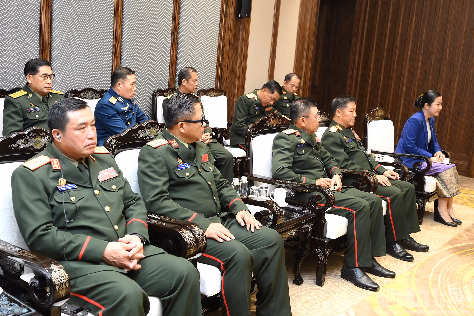 ndo_br_a6-bnd-8825.jpg