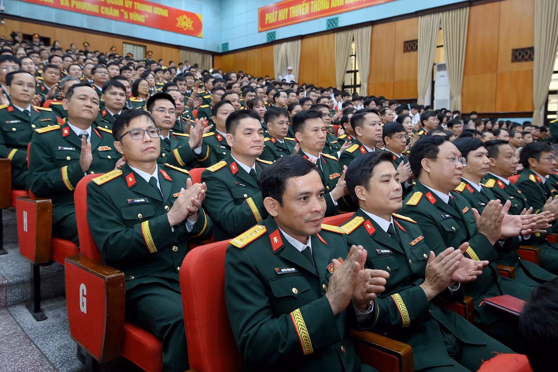 a8-bnd-1304.jpg