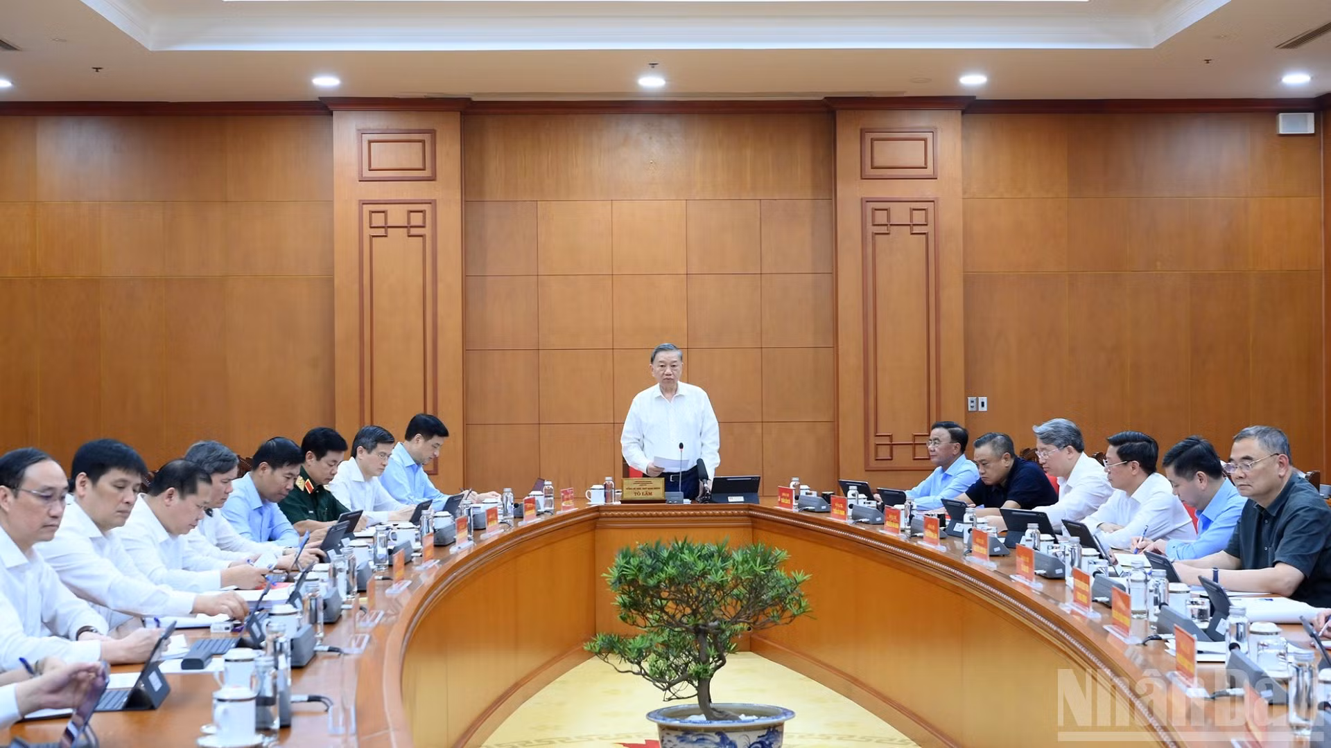 Tổng Bí thư, Chủ tịch nước Tô Lâm chủ trì phiên họp Thường trực Ban Chỉ đạo Trung ương về tổng kết thực tiễn và nghiên cứu sửa đổi, bổ sung Điều lệ Đảng. (Ảnh: ĐĂNG KHOA)
