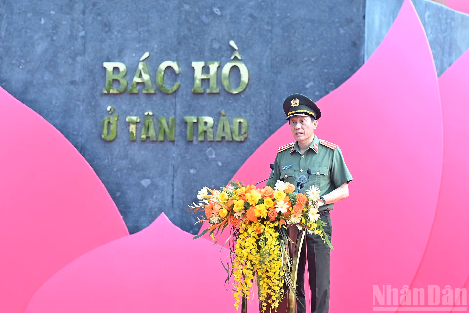 ndo_br_a14-bnd-1730.jpg