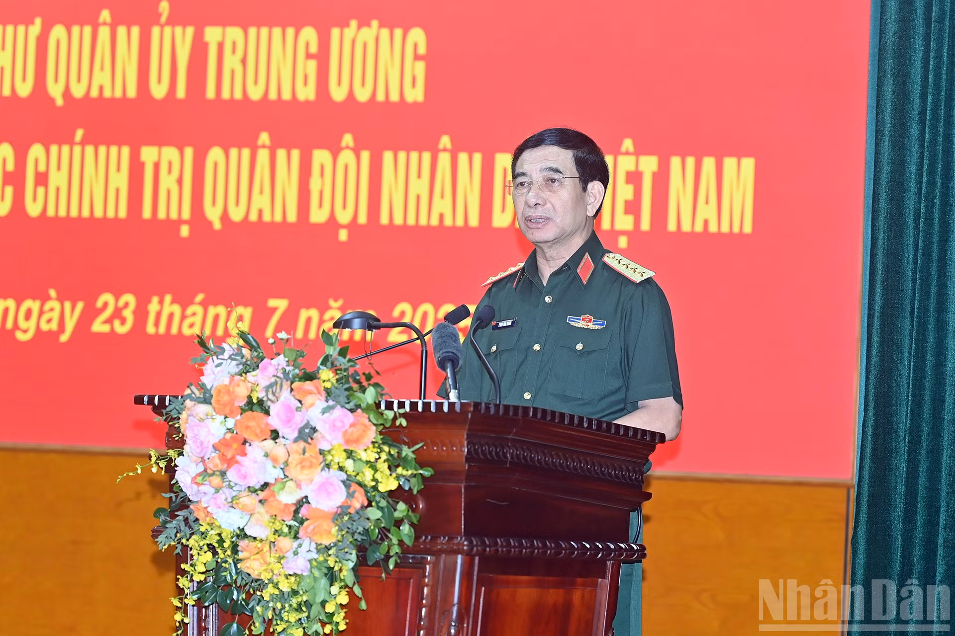 ndo_br_a12-bnd-5525.jpg