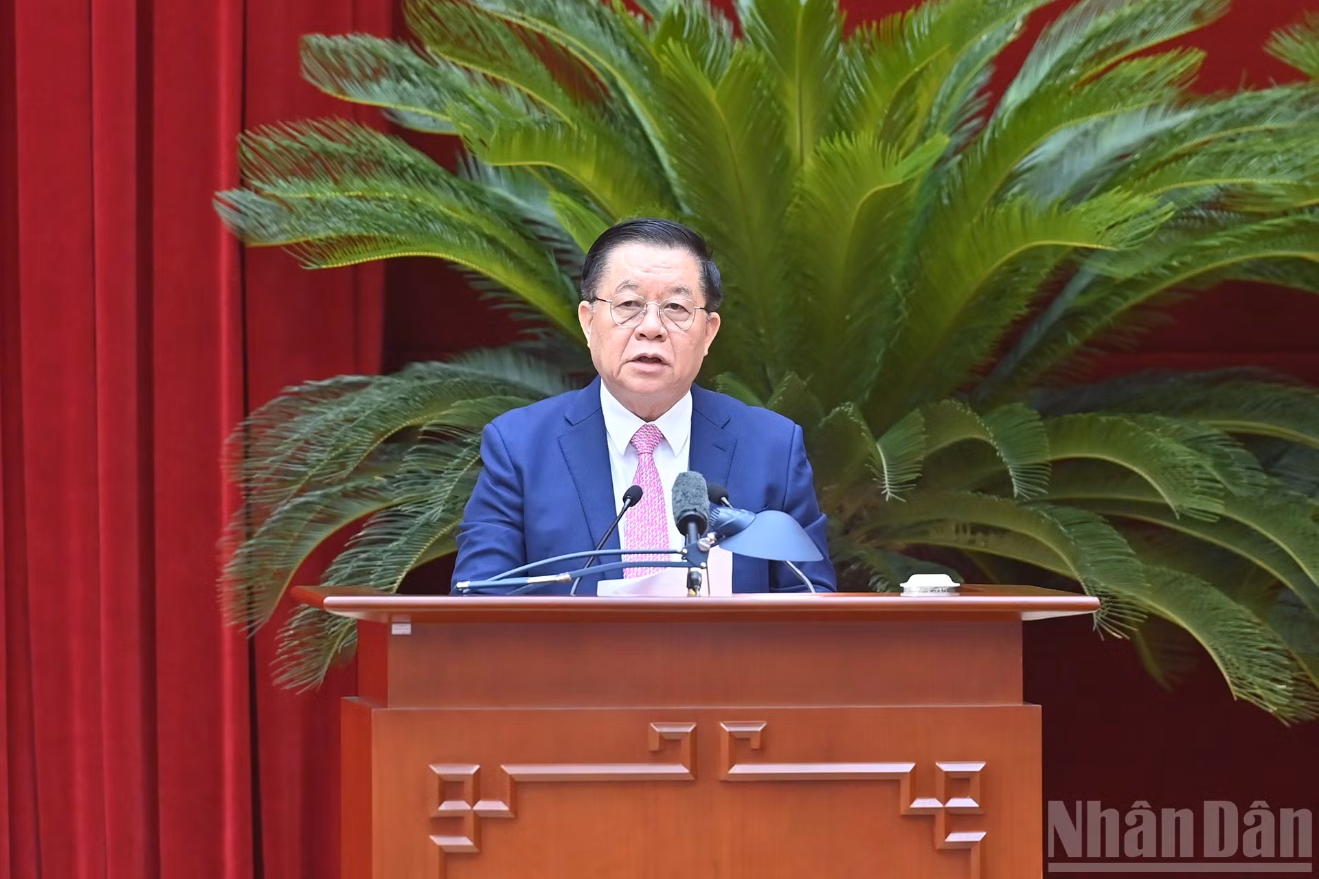 ndo_br_a4-bnd-8433.jpg