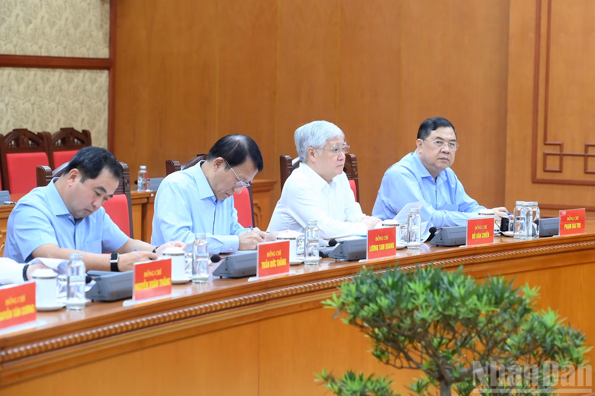ndo_br_a5-bnd-0974.jpg