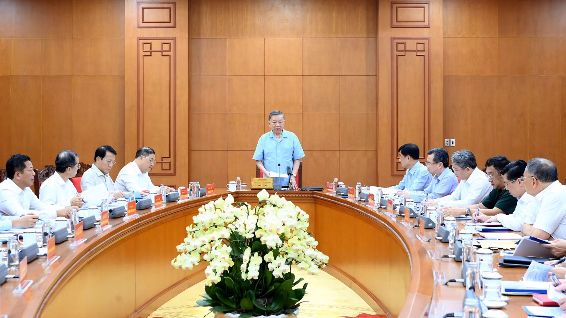 Tổng Bí thư, Chủ tịch nước Tô Lâm chủ trì cuộc làm việc với các cơ quan liên quan về phát triển công nghiệp đóng tàu. (Ảnh: ĐĂNG KHOA)