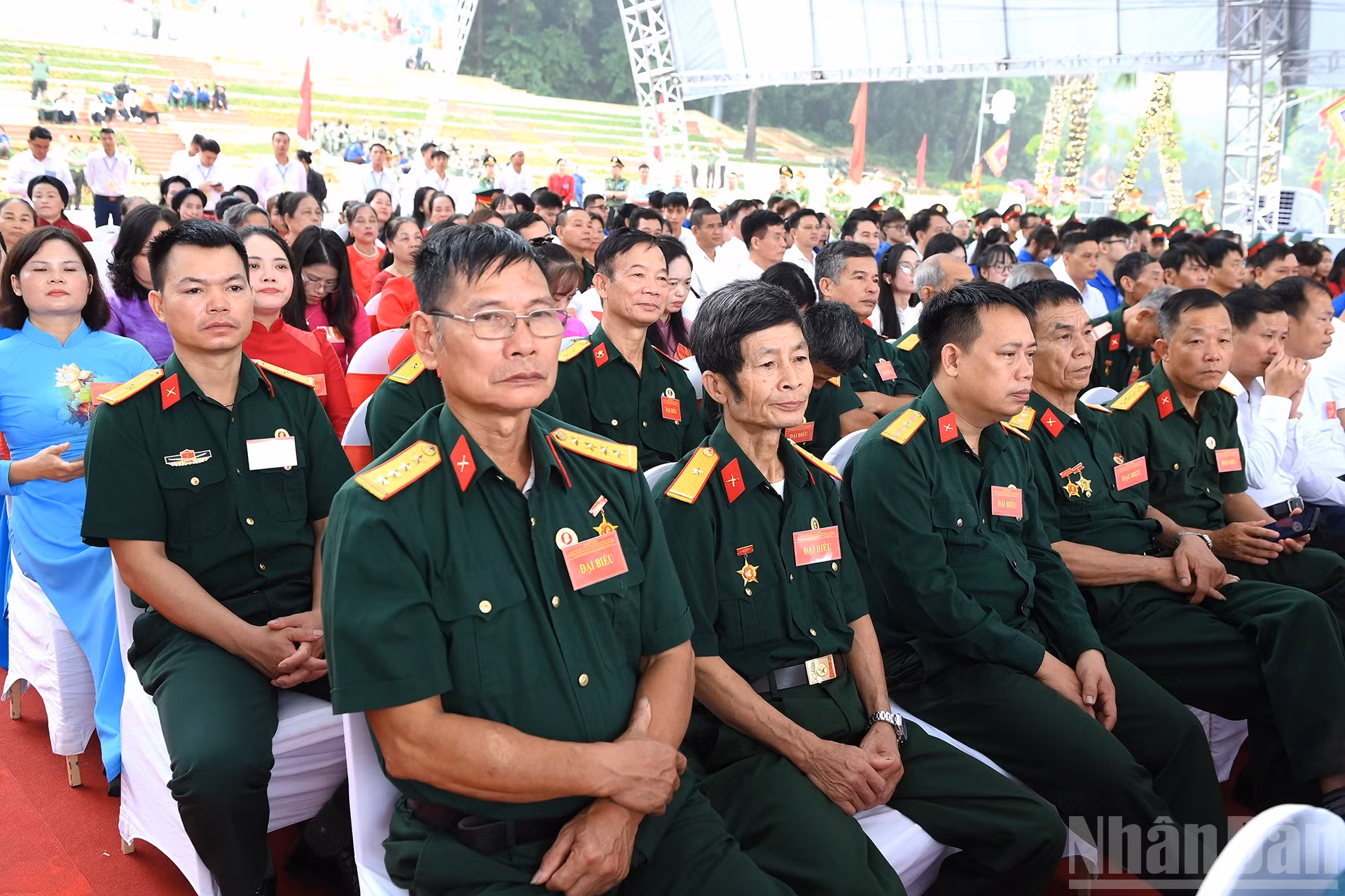ndo_br_a5-bnd-2126.jpg