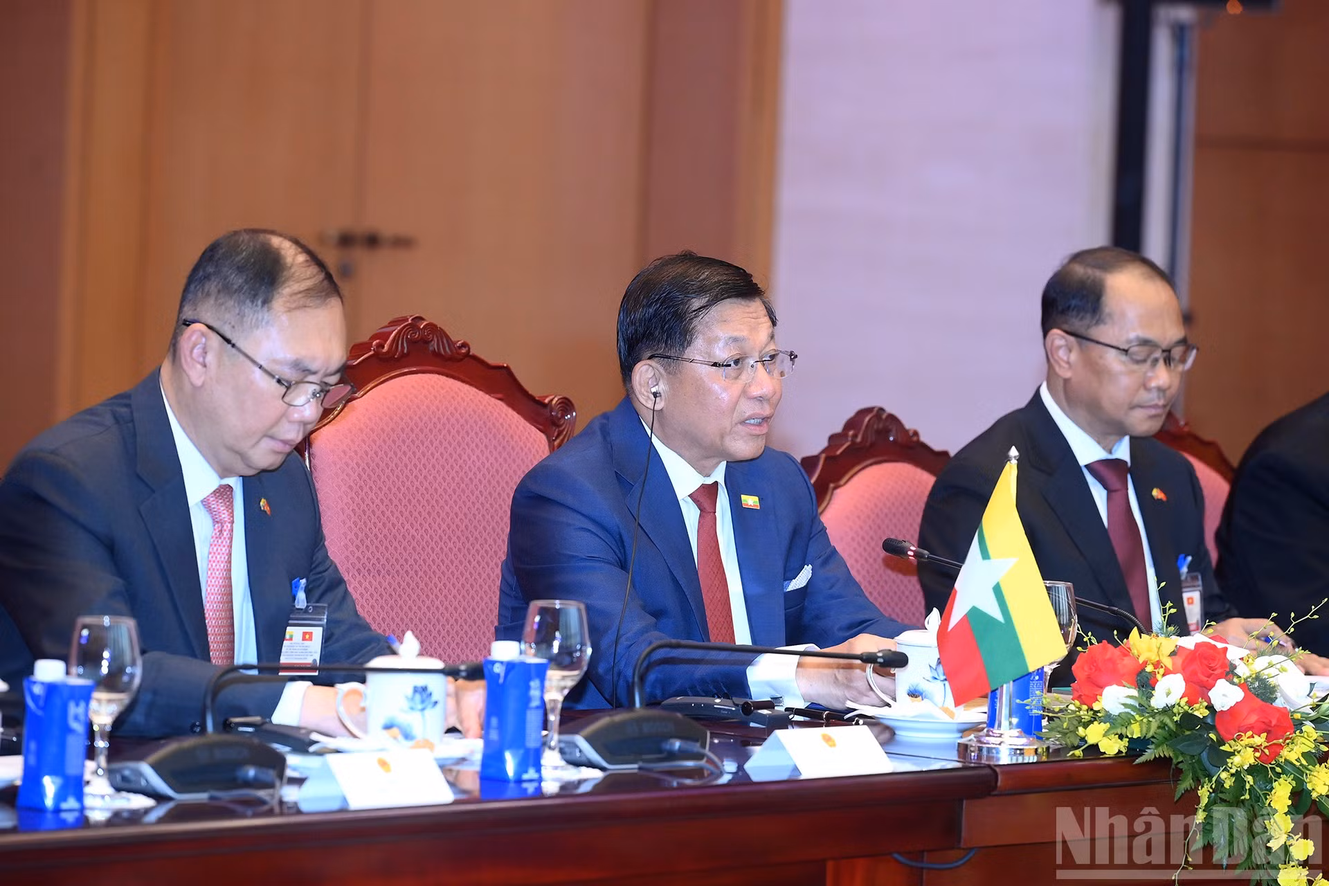 ndo_br_a5-bnd-0298.jpg