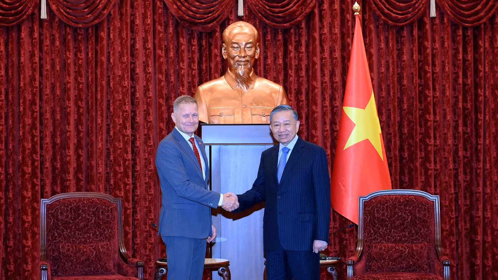 Tổng Bí thư, Chủ tịch nước Tô Lâm tiếp Đại sứ Đan Mạch Nicolai Prytz đến chào từ biệt, kết thúc nhiệm kỳ công tác tại Việt Nam. (Ảnh: ĐĂNG KHOA)
