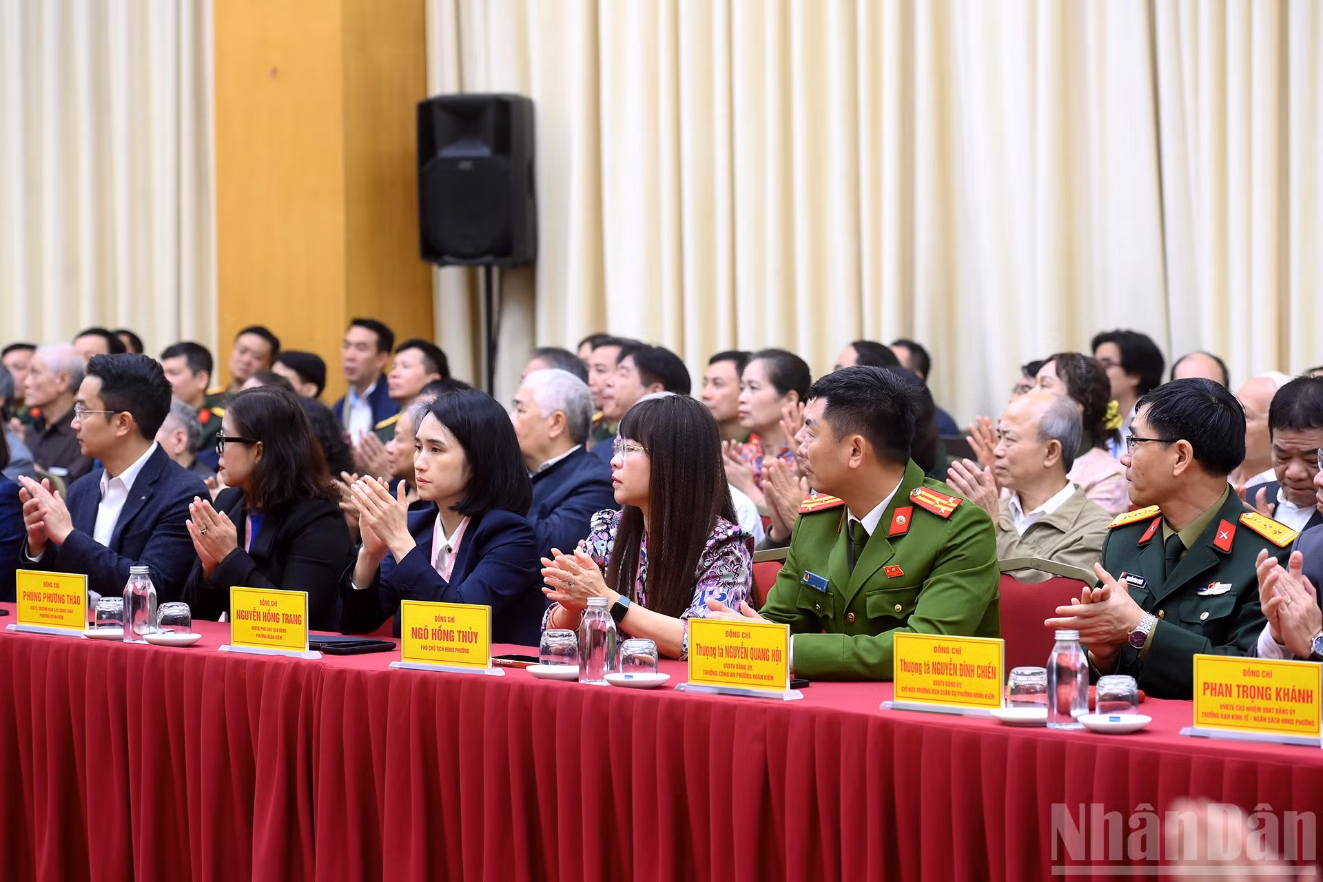 ndo_br_a5-bnd-7208.jpg
