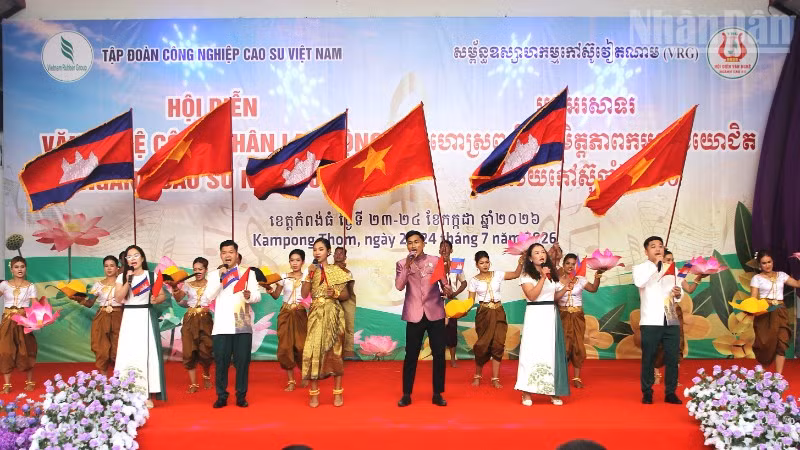 Tiết mục đặc sắc trong Hội diễn Văn nghệ công nhân lao động ngành cao su năm 2026 tại khu vực III (Campuchia).