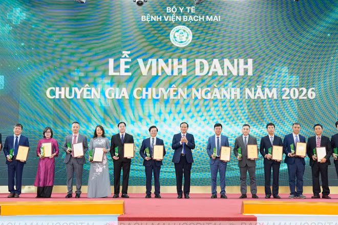 Lễ vinh danh chuyên gia, người tài năng năm 2026 của Bệnh viện Bạch Mai.