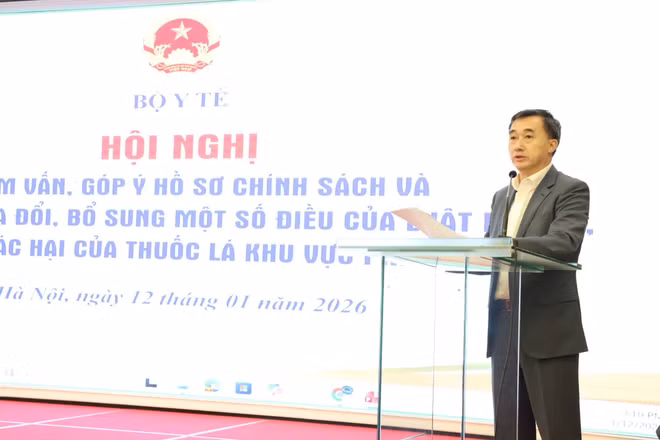 Giáo sư, Tiến sĩ Trần Văn Thuấn, Thứ trưởng Y tế phát biểu khai mạc Hội nghị.