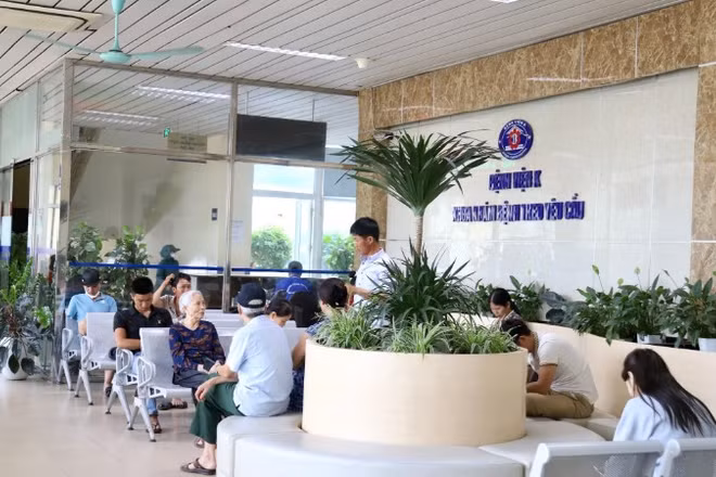 Nhiều khu vực được trang bị điều hòa, quạt mát, cây xanh bảo đảm sạch đẹp mát.