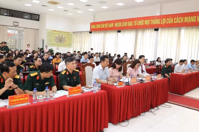 Quang cảnh hội nghị.