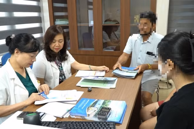 Bác sĩ tư vấn chuyên sâu cho các cặp vợ chồng vô sinh, hiếm muộn.