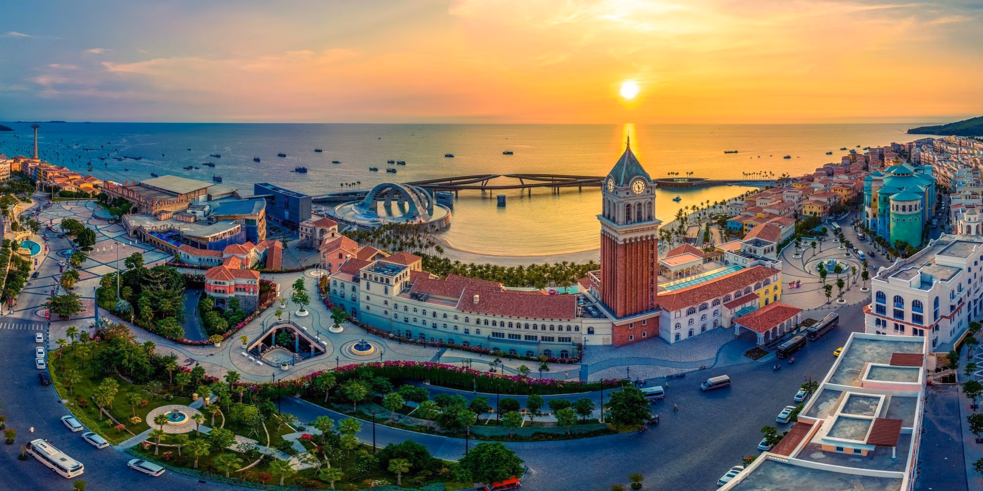 sunset-town-credit-minh-tu-668-2048x1024-1750586764189359407252.jpg