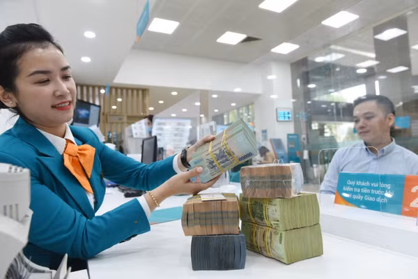 Việc cho phép dùng nhiều vốn ngắn hạn hơn để cho vay dài hạn đòi hỏi các ngân hàng phải nâng tầm năng lực quản trị rủi ro thanh khoản lên một tiêu chuẩn mới.