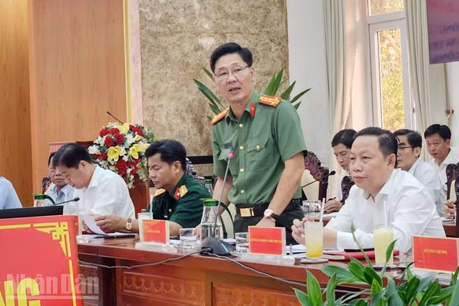 Đại tá Nguyễn Hải Dương trả lời đại diện Báo Nhân Dân về tiến độ điều tra vụ đứt cáp ngầm 110kV Hà Tiên-Phú Quốc.