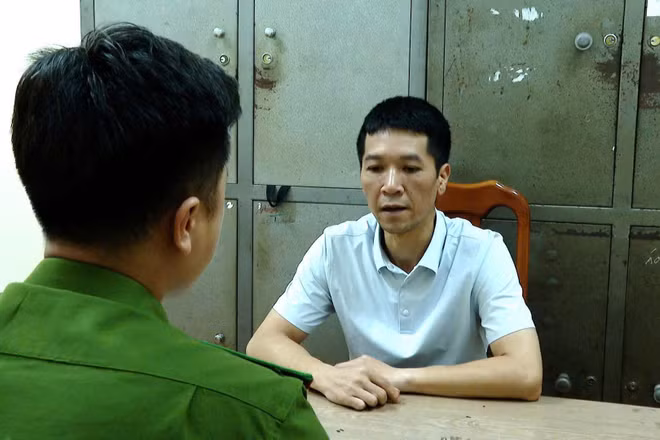 Đối tượng Vũ Duy Hưng tại cơ quan Công an.