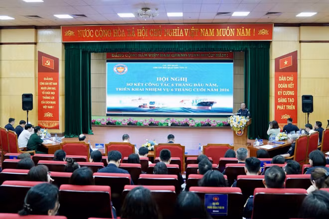 Hội nghị sơ kết công tác 6 tháng đầu năm và triển khai nhiệm vụ 6 tháng cuối năm 2026 của Chi cục Hải quan khu vực VI.