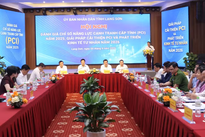 Toàn cảnh hội nghị.