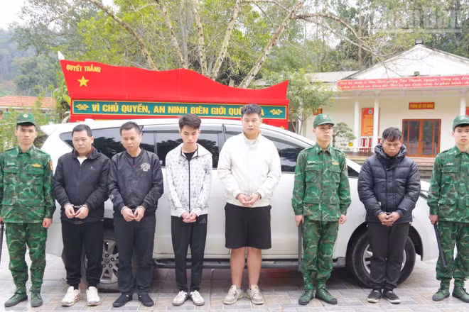 Các đối tượng bị lực lượng Bộ đội Biên phòng Lạng Sơn bắt giữ.