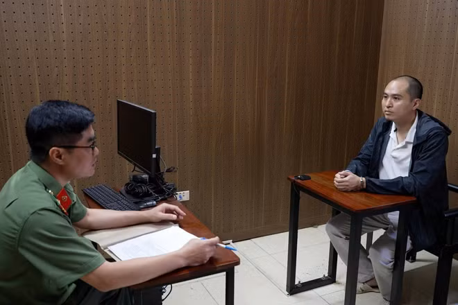 Đối tượng Trần Nhật Anh tại cơ quan Công an. (Ảnh: Công an Lạng Sơn)