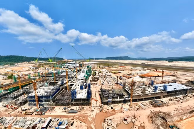 Toàn cảnh thi công công trường mở rộng Cảng Hàng không Quốc tế Phú Quốc.