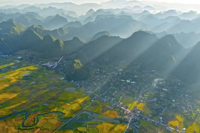 Tác phẩm: Mùa vàng, tác giả: Dương Doãn Tuấn, Giải A Giải thưởng Văn học nghệ thuật tỉnh Lạng Sơn lần thứ I, năm 2025.